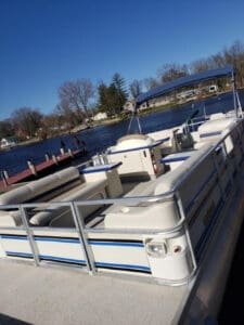 Boat Rental in Fremont 25 ft Crest Deluxe Pontoon boat