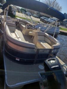 Boat Rental in Fremont 23 ft Crest Pontoon boat